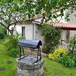 Holiday home Maison De Plain-pied Avec Jardin Clos, Jeux Enfants, Velos, Animaux Acceptes, Proche Montbron - Fr-1-653-6 *