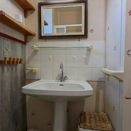 Maison De Plain-pied Avec Jardin Clos, Jeux Enfants, Velos, Animaux Acceptes, Proche Montbron - Fr-1-653-6