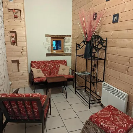 Maison De Plain-pied Avec Jardin Clos, Jeux Enfants, Velos, Animaux Acceptes, Proche Montbron - Fr-1-653-6 Prázdninový dům