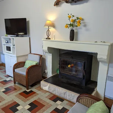 度假居 Maison De Plain-pied Avec Jardin Clos, Jeux Enfants, Velos, Animaux Acceptes, Proche Montbron - Fr-1-653-6 Vouthon