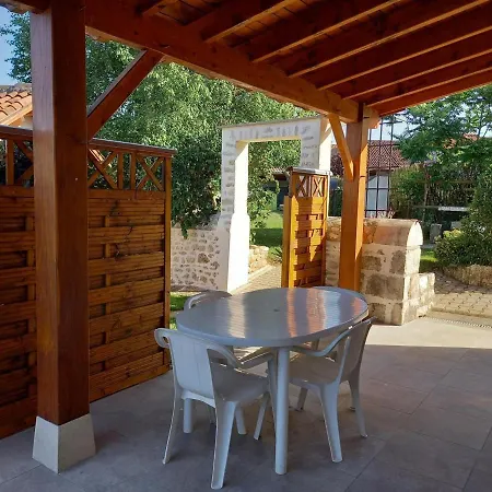 Prázdninový dům Maison De Plain-pied Avec Jardin Clos, Jeux Enfants, Velos, Animaux Acceptes, Proche Montbron - Fr-1-653-6 *