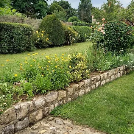 Maison De Plain-pied Avec Jardin Clos, Jeux Enfants, Velos, Animaux Acceptes, Proche Montbron - Fr-1-653-6 * Vouthon