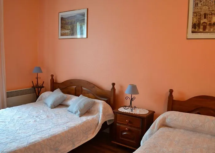 度假居 Maison De Plain-pied Avec Jardin Clos, Jeux Enfants, Velos, Animaux Acceptes, Proche Montbron - Fr-1-653-6 Vouthon