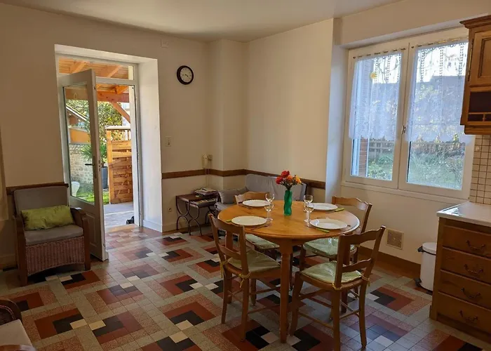 Maison De Plain-pied Avec Jardin Clos, Jeux Enfants, Velos, Animaux Acceptes, Proche Montbron - Fr-1-653-6 度假居 Vouthon