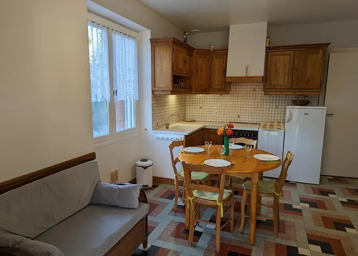 Maison De Plain-pied Avec Jardin Clos, Jeux Enfants, Velos, Animaux Acceptes, Proche Montbron - Fr-1-653-6 * Vouthon