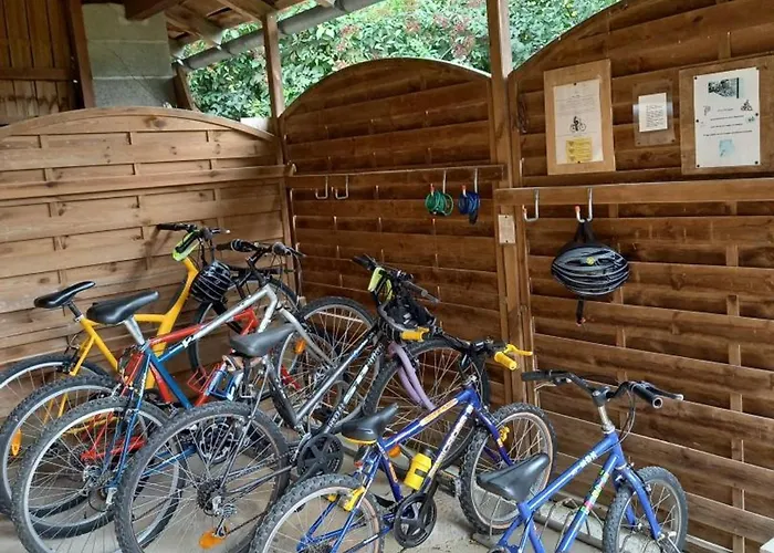 Maison De Plain-pied Avec Jardin Clos, Jeux Enfants, Velos, Animaux Acceptes, Proche Montbron - Fr-1-653-6 * Vouthon