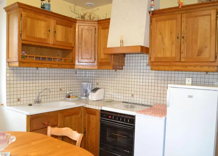 Maison De Plain-pied Avec Jardin Clos, Jeux Enfants, Velos, Animaux Acceptes, Proche Montbron - Fr-1-653-6